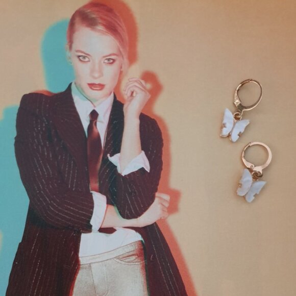 Butterfly Gold White Dangle Earrings Charm Women Fashion Casual Formal Jewelry - Picture 1 of 2